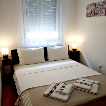 Διαμέρισμα Karastoyanovi's Apartment- Studentski Grad Σόφια